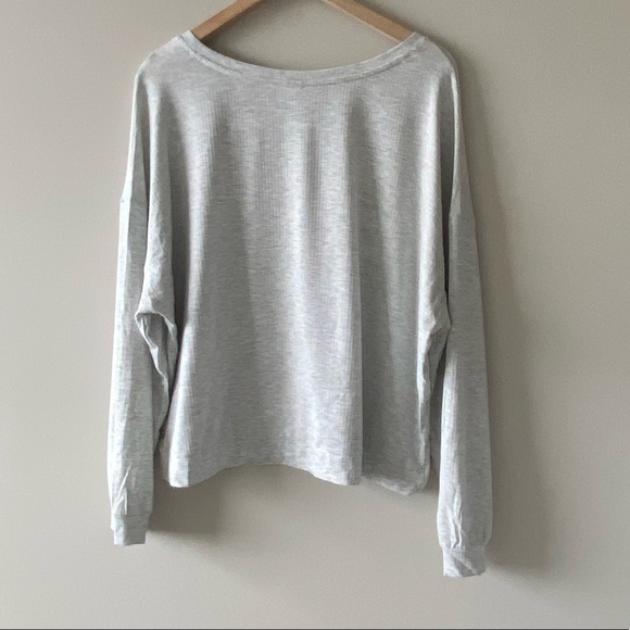 Old Navy Ribbed Top - Picture 3 of 3